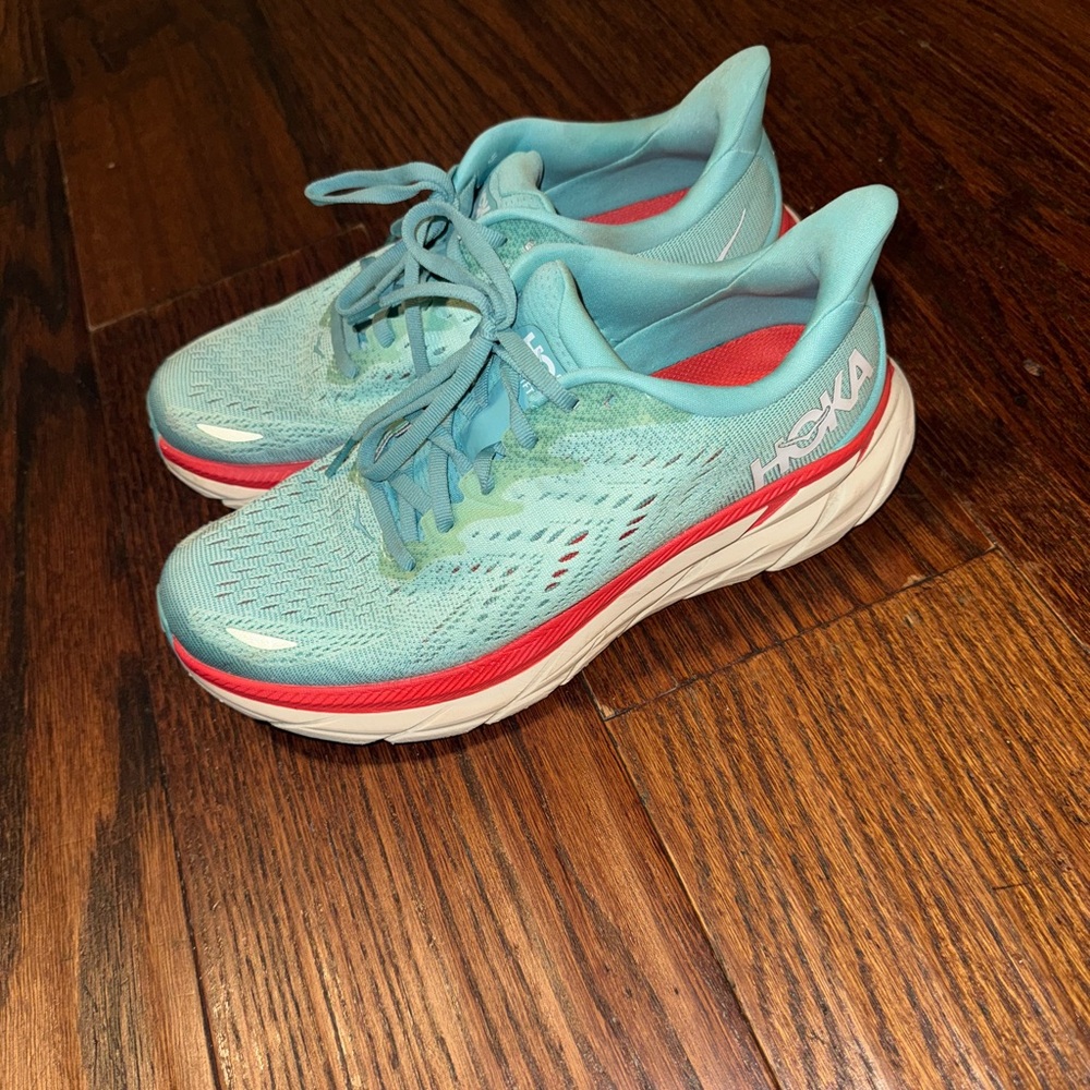 Hoka Clifton 8 women’s shoes